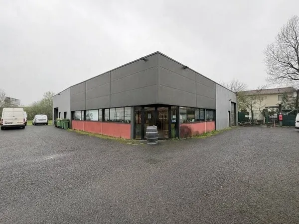Local d'activité 500 m²