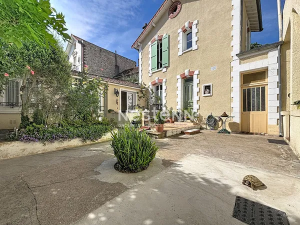 ISSY LES MOULINEAUX - QUARTIER SAINT ETIENNE - Maison 7 pièces