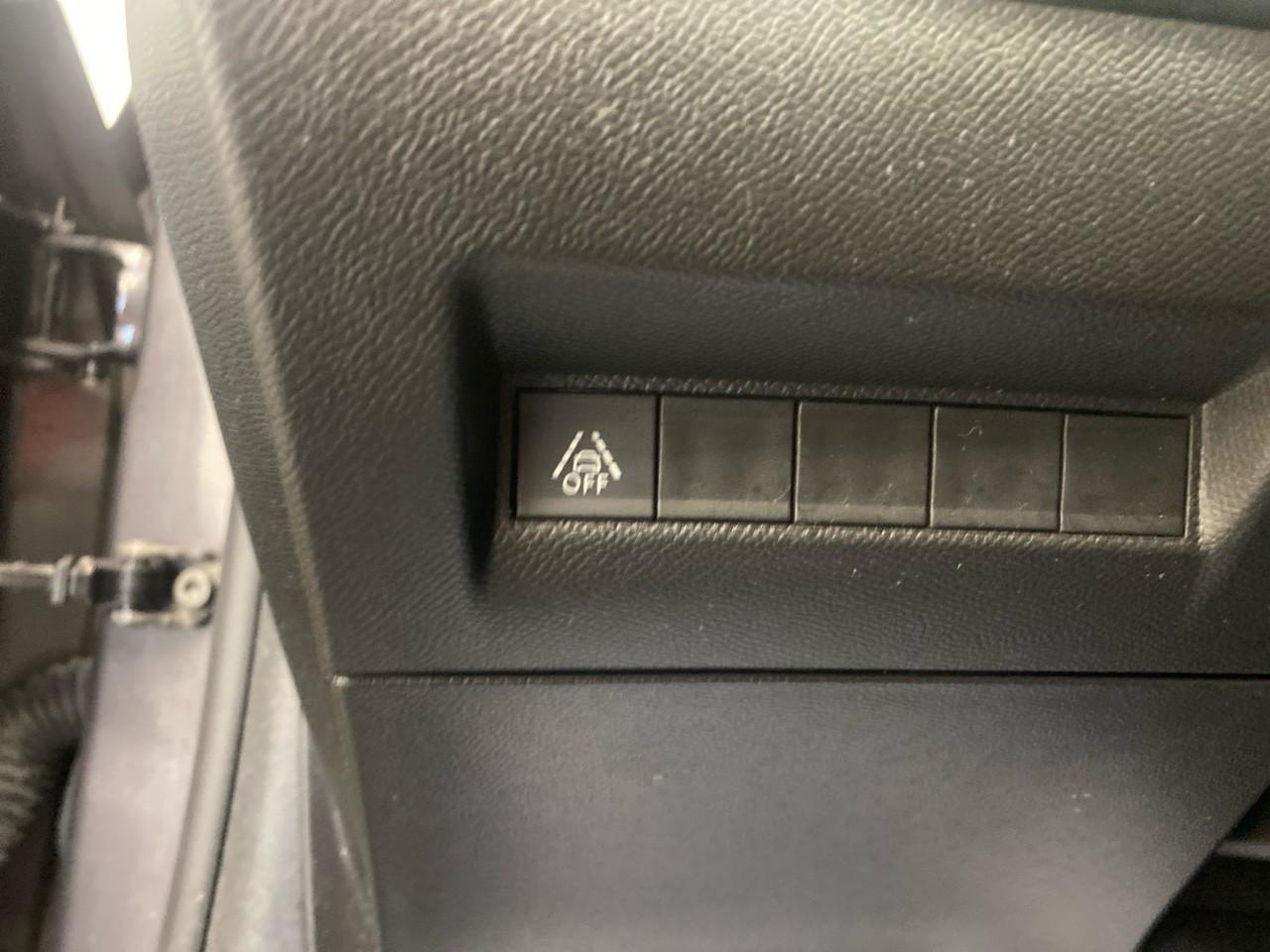 Peugeot 208 puretech 130 s&s eat8 gt — photo 19