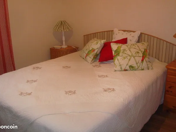 Chambre meublée