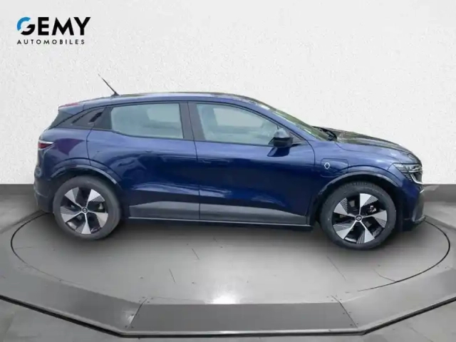 Renault Megane e-tech ev60 220 ch super charge — photo 4