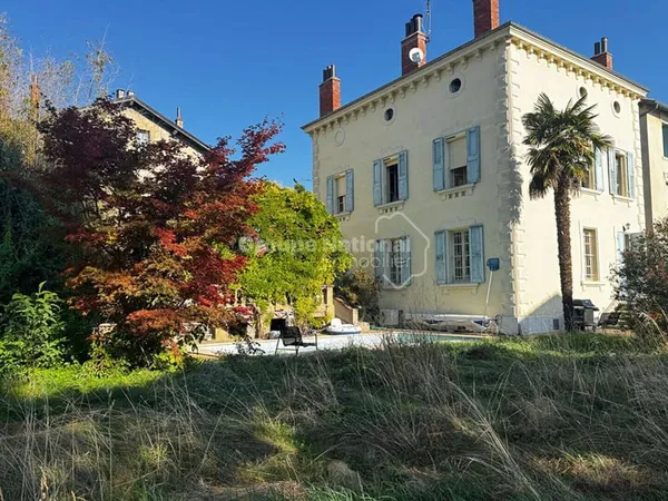 Maison 10 pièces 172 m²