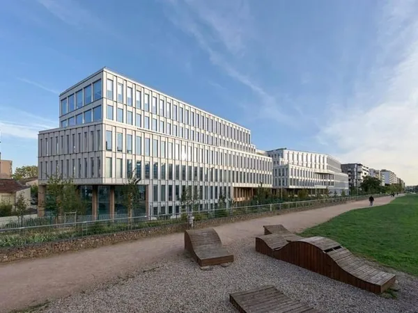 Bureaux 19507 m²