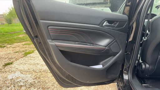 Peugeot 308 1.6 THP 270 - GTI – 2015 – 166825 km – Essence – Boîte Manuelle — photo 13