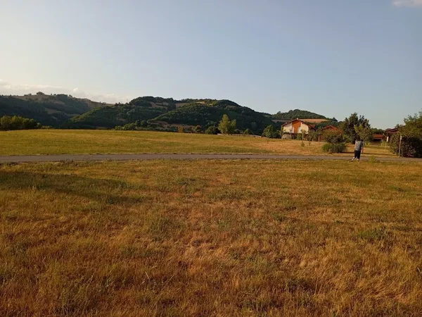 TERRAIN VATILIEU 38470