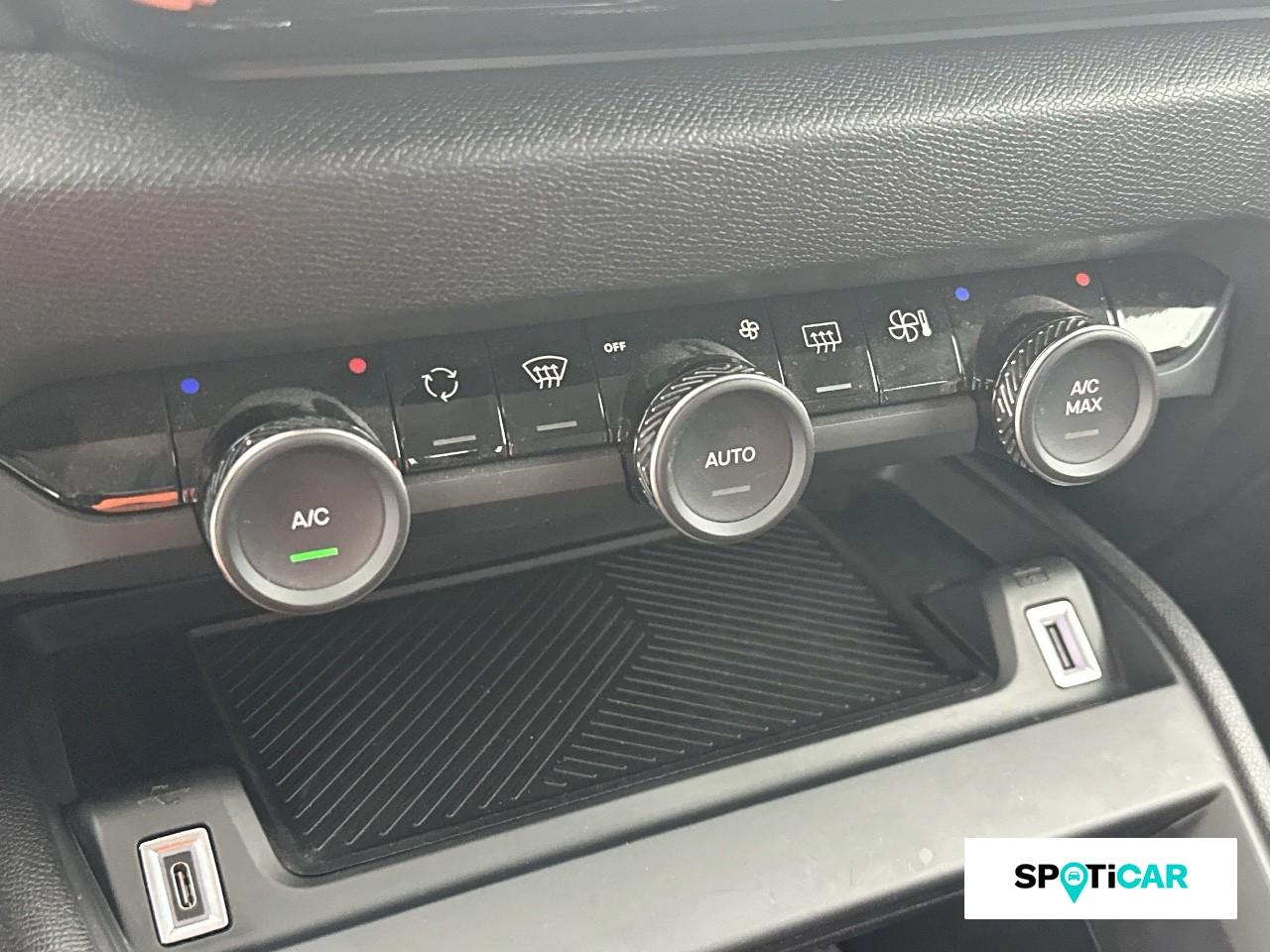 Citroën C4 puretech 130ch s&s feel pack eat8 — photo 15