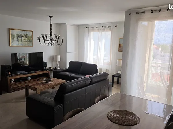 T3 Duplex loggia + terrasse dernier étage 8/8 - République / Gratte-Ciel