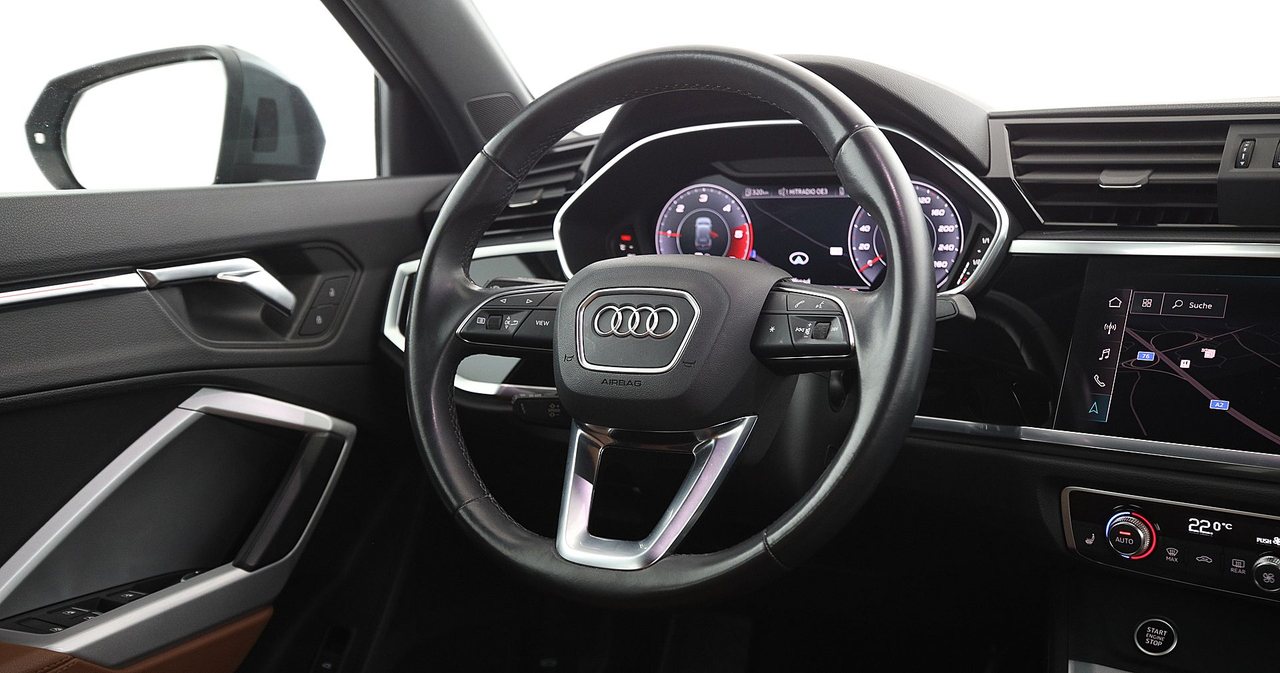 Audi Q3 — photo 20