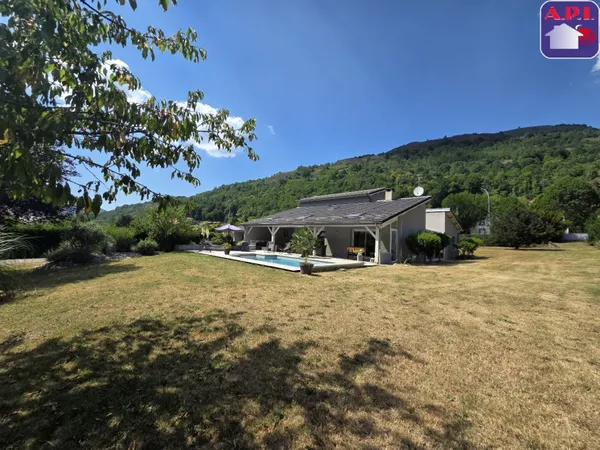Maison 6 pièces 201 m²