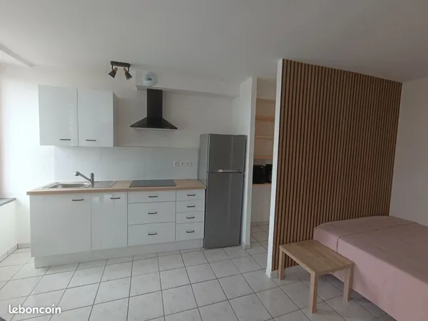 Studio entièrement meublé