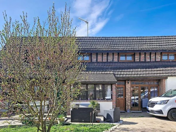 Maison 9 pièces 230 m²