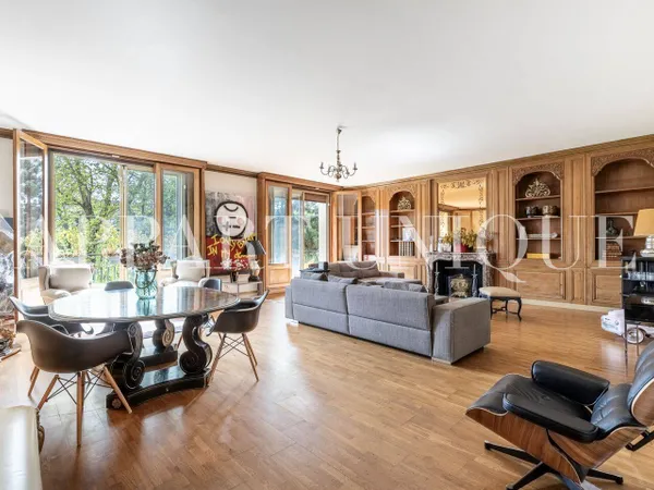 Appartement 7 pièces 250 m²
