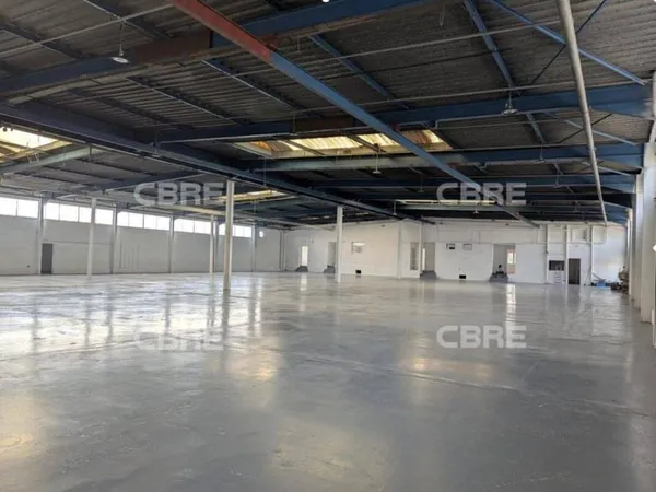 Local d'activité 2250 m²