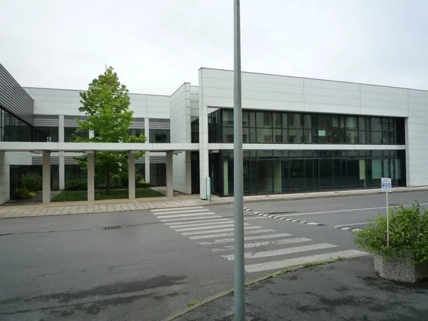 Bureaux 90 pièces 2412 m²