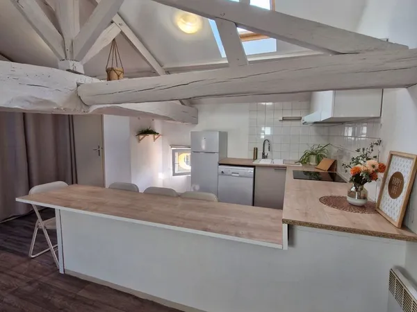 Appartement T4 meublé de 87 m2 sous combles