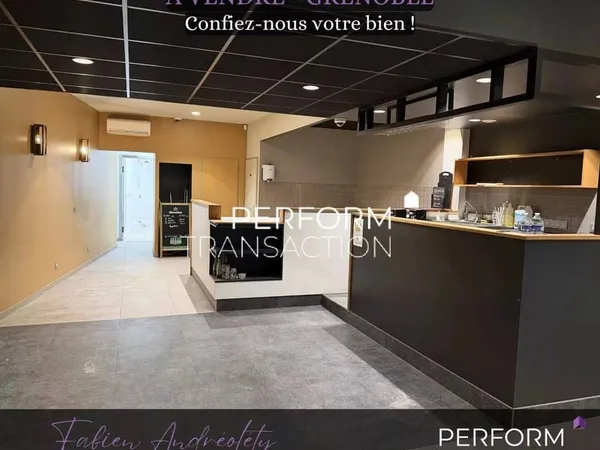 Local commercial 3 pièces 150 m²