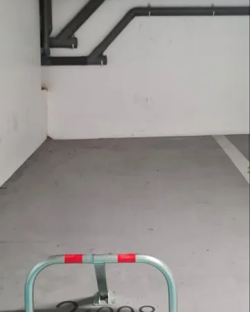 Place à louer Parking les découvertes