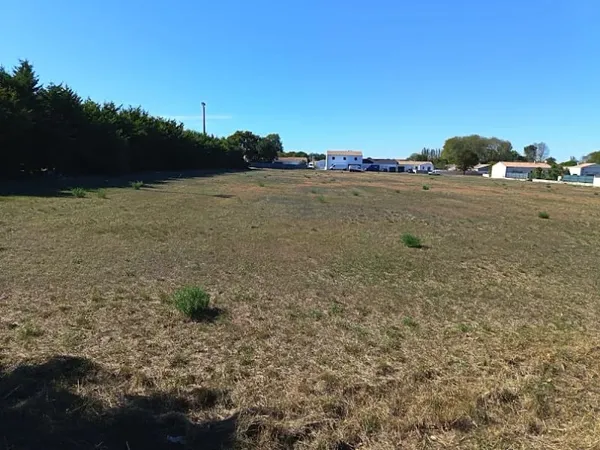 Terrain 300 m²