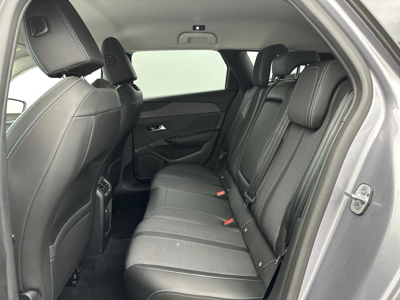 Peugeot 308 sw puretech 130ch s&s eat8 allure — photo 12