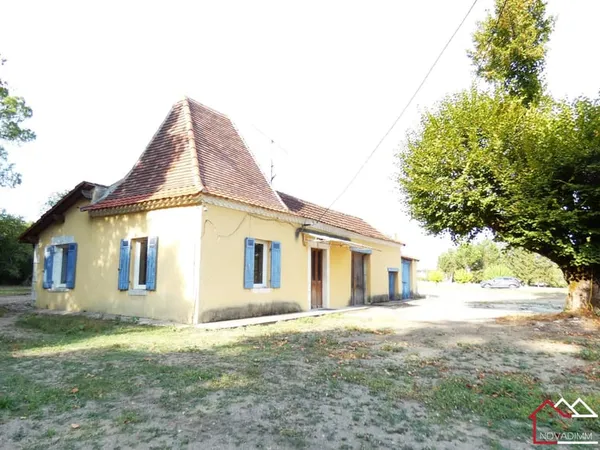 Maison de plain-pied à rénover - 105 m² - Terrain 8 650 m