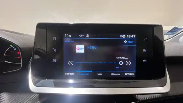 Peugeot 2008 puretech 100 s&amp;s bvm6 — photo 16