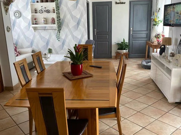 Maison tres bien situé 3 chambres dont 1 au rdv