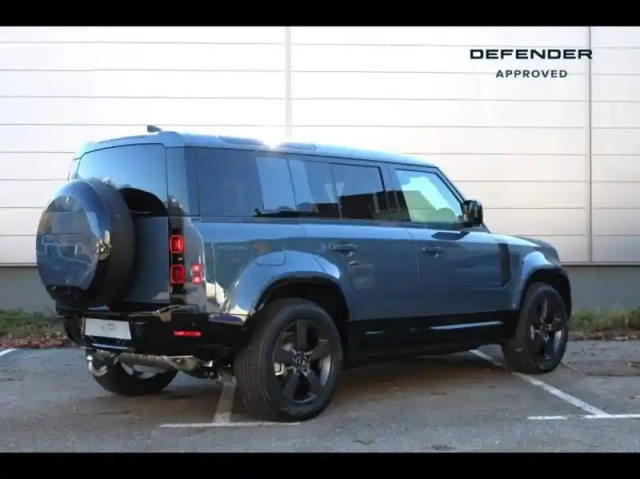 Land Rover Defender 110 2.0 p300e phev x-dynamic se — photo 35