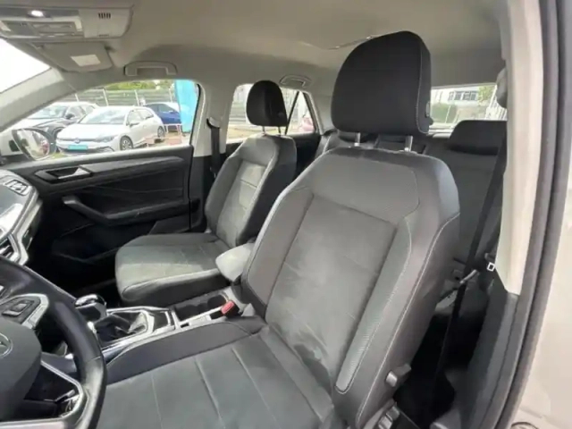 Volkswagen T-Roc 1.5 tsi evo 150ch style dsg7 — photo 19