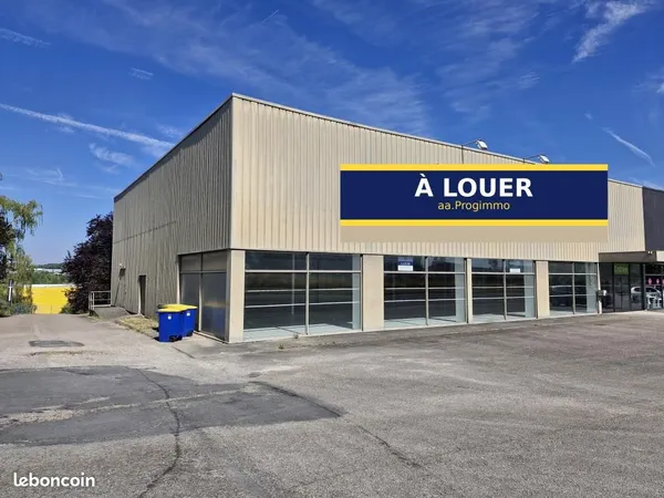 Local commercial 675 m²