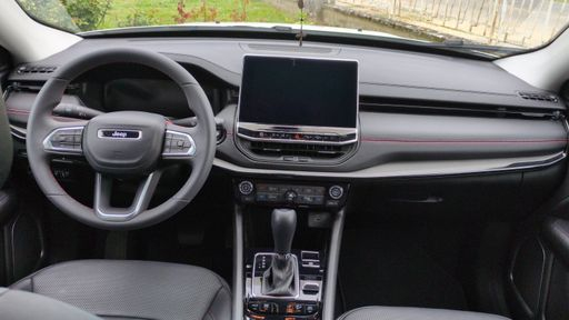 Jeep Compass 240 Plug in Hybrid 180 EAWD - Trailhawk – 2024 – 15569 km – Hybride essence – Boîte Automatique — photo 25