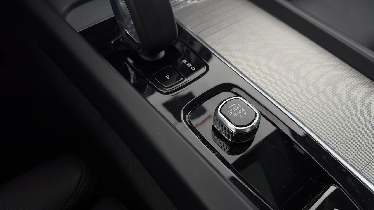 Volvo XC60 T6 Recharge AWD 253 ch + 145 ch Geartronic 8 — photo 17