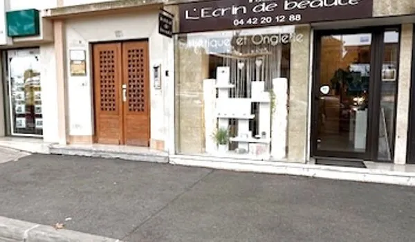 Local commercial 1 pièce 35 m²