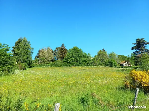 Terrain 2018 m² Bellevue-la-Montagne