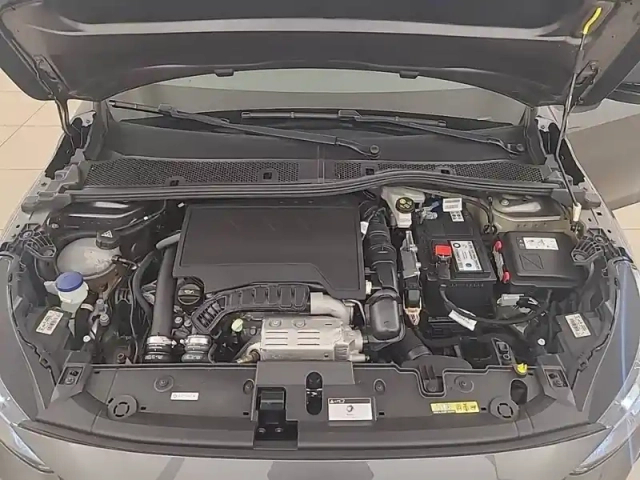Peugeot 208 puretech 100 s&amp;s eat8 — photo 89