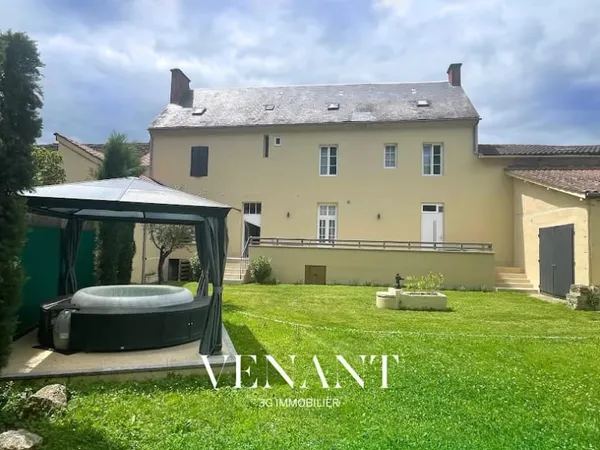 Maison 14 pièces 238 m²