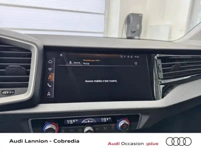 Audi A1 sportback 25 tfsi 95ch design s tronic 7 — photo 14