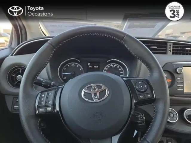 Toyota Yaris 110 vvt-i ultimate cvt 5p — photo 9