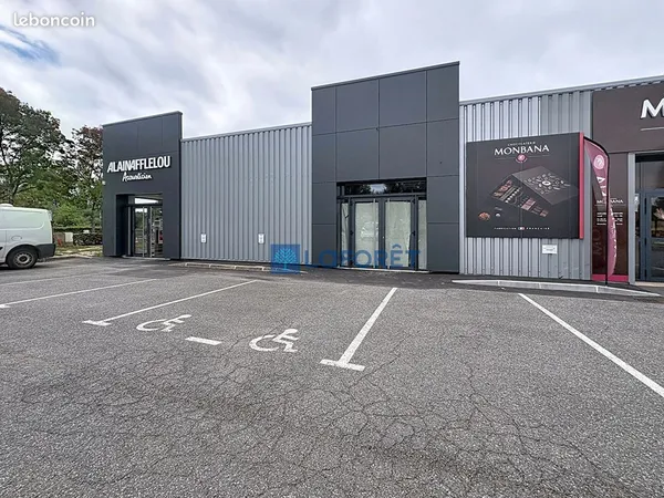 Local commercial 128 m² SAINT GEORGES DES GROSEILLERS