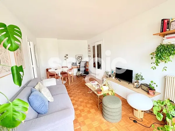 Appartement Paris 2 pièce(s) 42 m2 + place de parking quartier BEAUGRENELLE et vue tour EIFFEL