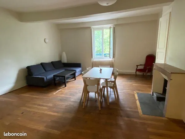 Appartement t4, 3 grandes chambres hyper centre secteur Notre Dame