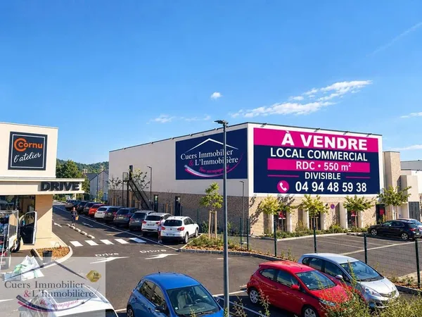 Local commercial 550 m²