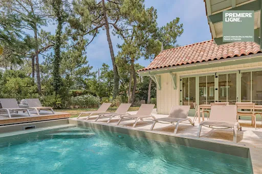 Villa 6 pièces 220 m²