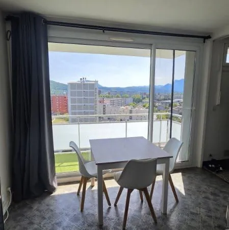 Appartement T1 proche Campus dans copropriété bien entretenuee