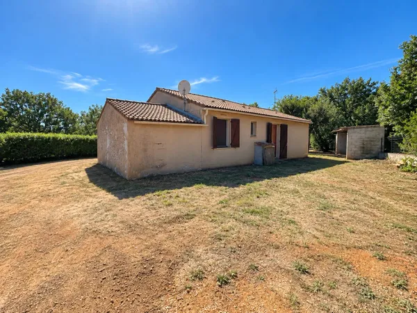 EN EXCLUSIVITE Maison de plain-pied à rénover Régusse