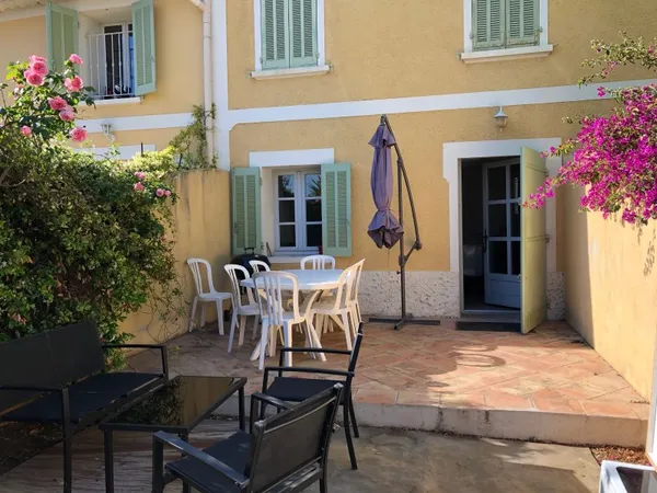 Loue maison 72m² + terrasse et jardinet 40m² - Année scolaire - Sanary/Mer