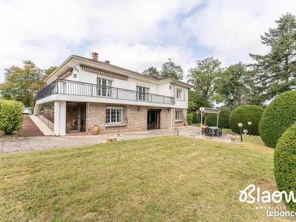 Propriété 8 pièces 246 m²
