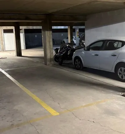 Location place parking Paris 20e