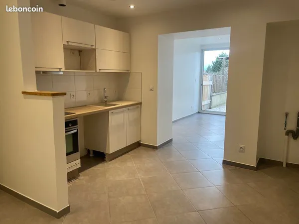 Appartement T2 avec terrasse