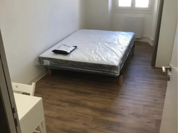 Loue T3 meublé idéal colocation Toulon haute ville