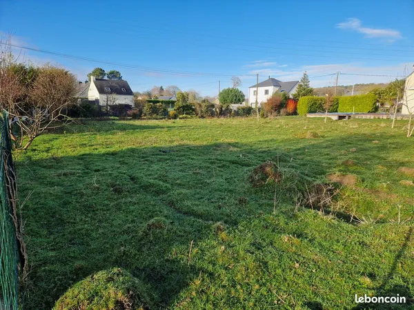 Terrain constructible 1327m² (77/m²)